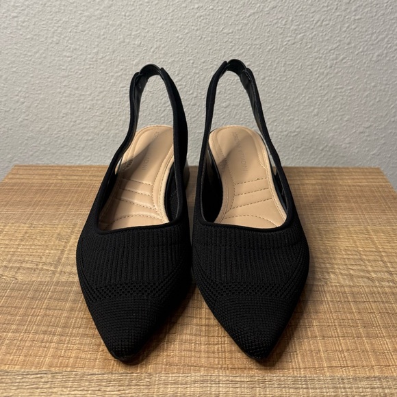 Black Slingback Pumps with Low heel - Picture 4 of 10